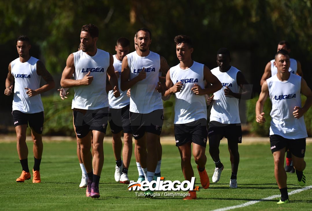  PALERMO, ITALY - AUGUST 16:  Players of US Citta' di Palermo in action during a training session at Carmelo Onorato training center on August 16, 2018 in Palermo, Italy.  (Photo by Tullio M. Puglia/Getty Images) 