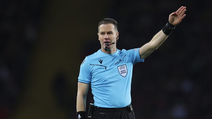 L’ex arbitro Chiesa: “Errore evidente di Makkelie, rigore non fischiato al Napoli” - immagine 1