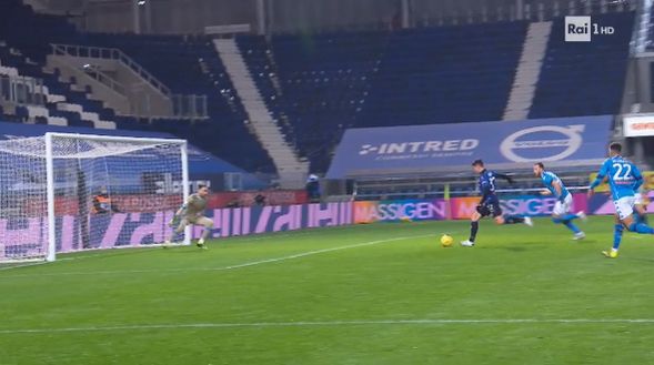 Zapata trascina: dopo l’1-0 serve l’assist a Pessina per il raddoppio | VIDEO Zapata trascina: dopo l’1-0 serve l’assist a Pessina per il raddoppio | VIDEO