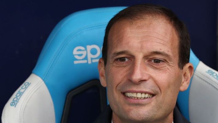 Juventus' Italian coach Massimiliano Allegri looks on prior to the Italian Serie A football match SPAL 2013 vs Juventus on April 13, 2019 at the Paolo-Mazza stadium in Ferrara. (Photo by Isabella BONOTTO / AFP) (Photo credit should read ISABELLA BONOTTO/AFP/Getty Images) Juve, il CorSport: “Inedito Allegri, il suo ruolo sarà con pieni poteri sul mercato e non solo” - immagine 1