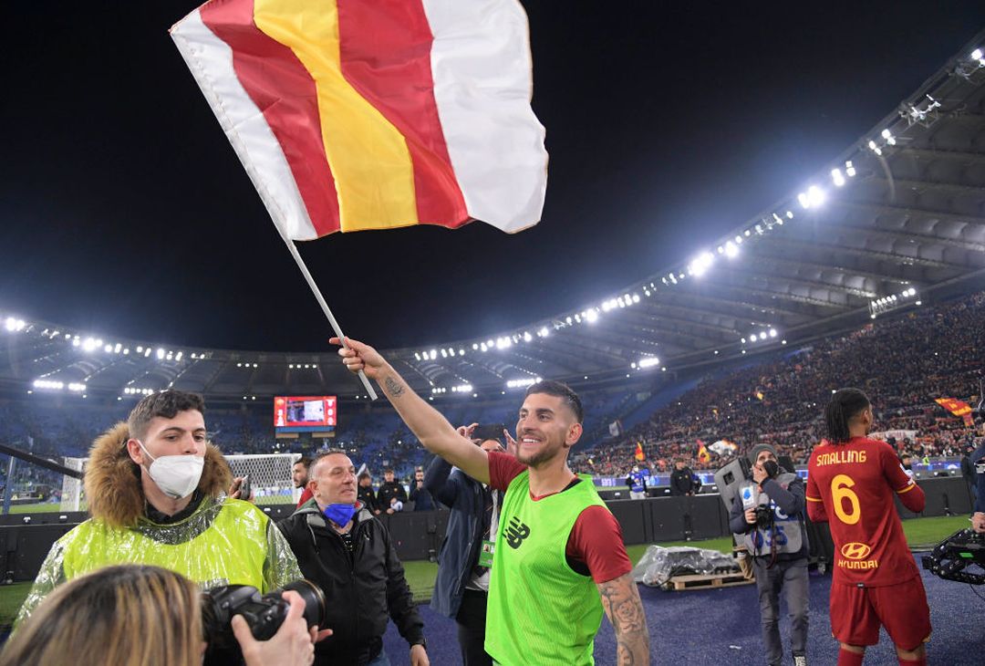 La Roma si scatena: Mancini con la bandiera, Abraham si spoglia – FOTO GALLERY - immagine 51