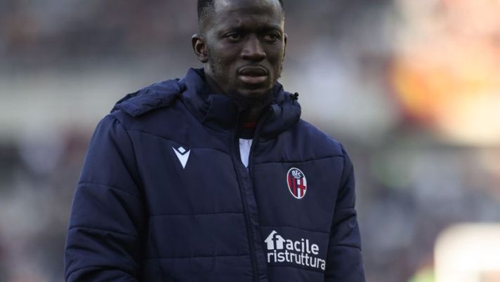 TURIN, ITALY - DECEMBER 12: Musa Barrow of Bologna FC recats following the final whistle of the Serie A match between Torino FC and Bologna FC at Stadio Olimpico di Torino on December 12, 2021 in Turin, Italy. (Photo by Jonathan Moscrop/Getty Images) Bologna, infortunio per Barrow: fuori per problemi fisici contro il Milan - immagine 1