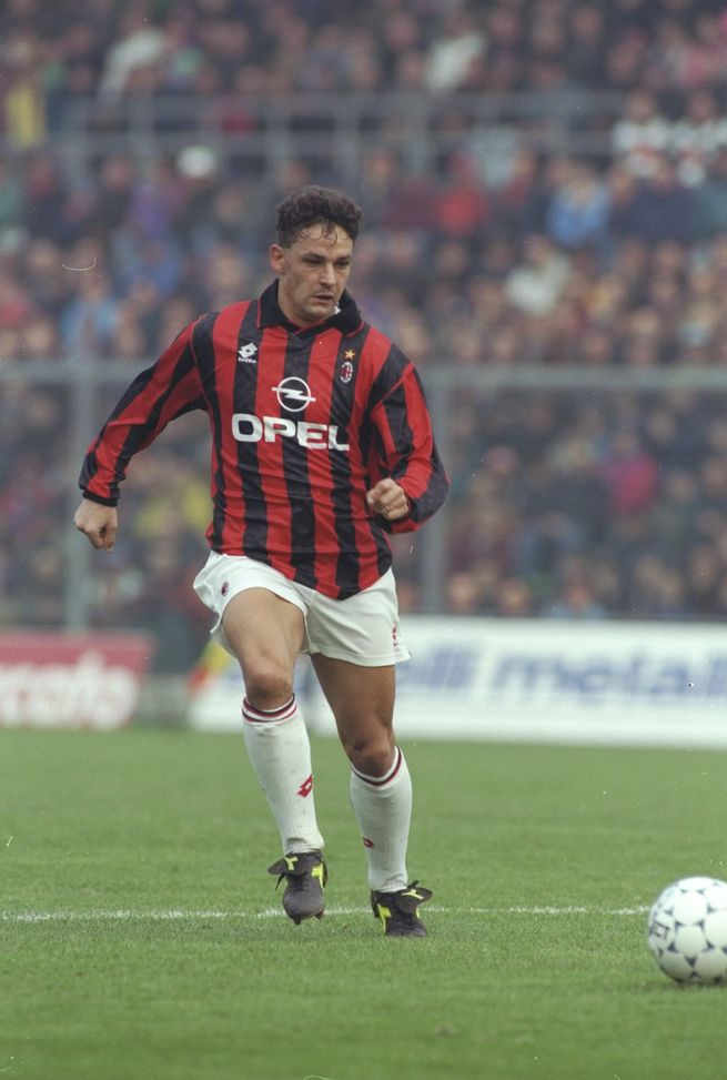 11 Feb 1996: Roberto Baggio of AC Milan in action during a Serie A match against Atalanta Bergamasca Calcio at the Comunale Stadium in Bergamo, Italy. AC Milan won the match 1-0. Mandatory Credit: Allsport UK /Allsport