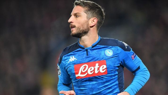 Napoli's Belgian forward Dries Mertens celebrates scoring the opening goal during the UEFA Champions league Group E football match between Liverpool and Napoli at Anfield in Liverpool, north west England on November 27, 2019. (Photo by Paul ELLIS / AFP) (Photo by PAUL ELLIS/AFP via Getty Images) Napoli, Mertens non è ancora recuperato. Stop Fabian Ruiz, Koulibaly a parte - immagine 1