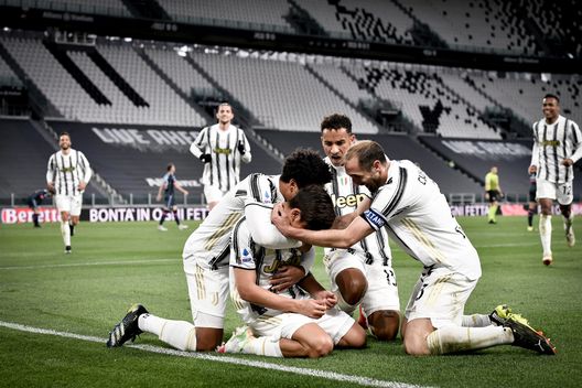 Paulo Dybala e Weston McKennie e Giorgio Chiellini Paulo Dybala e Weston McKennie e Giorgio Chiellini