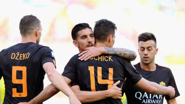during the serie A match between AS Roma and AC Chievo Verona at Stadio Olimpico on April 28, 2018 in Rome, Italy. Schick, siparietto con Cassano: “Me lo fai un autografo?” - immagine 1