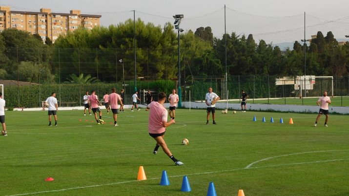 Palermo, al via la seduta mattutina: Lucca, Pelagotti e quell’insolito match  Palermo, al via la seduta mattutina: Lucca, Pelagotti e quell’insolito match