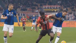VIDEO Milan-Inter 1-1, rigore Calhanoglu e autogol De Vrij: guarda gli highlights