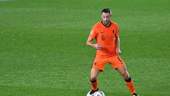 In Olanda – De Vrij titolare con la Turchia. “Van Gaal ha notato che sbaglia poco” In Olanda – De Vrij titolare con la Turchia. “Van Gaal ha notato che sbaglia poco”