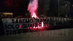 Più di 600 tifosi contestano Setti: “Noi tranquilli quando te ne andrai”