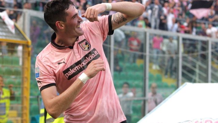 Mercato: Stella Rossa di Belgrado vuole strappare Kyle Lafferty al Norwich, i dettagli. E il Palermo…  Mercato: Stella Rossa di Belgrado vuole strappare Kyle Lafferty al Norwich, i dettagli. E il Palermo…