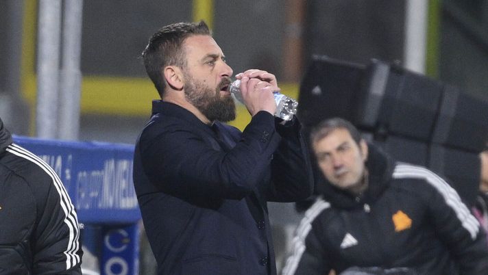SALERNO, ITALY - JANUARY 29: AS Roma coach Daniele De Rossi during the Serie A TIM match between US Salernitana and AS Roma - Serie A TIM at Stadio Arechi on January 29, 2024 in Salerno, Italy. (Photo by Luciano Rossi/AS Roma via Getty Images) ‘RADIO PENSIERI’, BALZANI: “Ieri sembrava tornata la Roma di Luis Enrique” - immagine 1