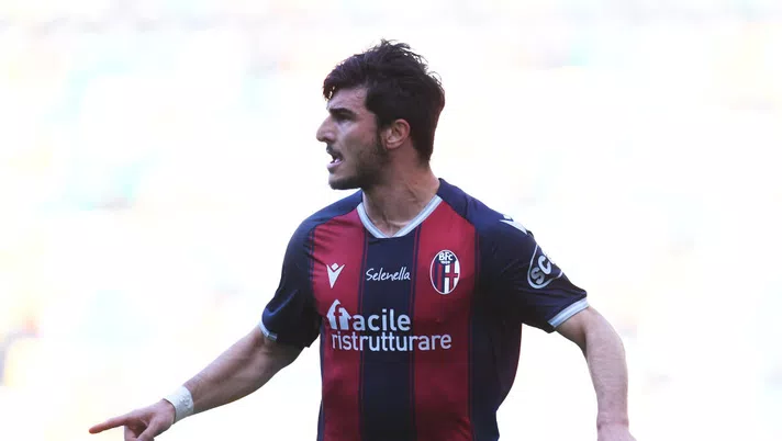 UDINE, ITALY - MAY 08: Riccardo Orsolini of Bologna F.C. 1909 celebrates after scoring their side's first goal during the Serie A match between Udinese Calcio  and Bologna FC at Dacia Arena on May 08, 2021 in Udine, Italy. Sporting stadiums around Italy remain under strict restrictions due to the Coronavirus Pandemic as Government social distancing laws prohibit fans inside venues resulting in games being played behind closed doors. (Photo by Alessandro Sabattini/Getty Images)