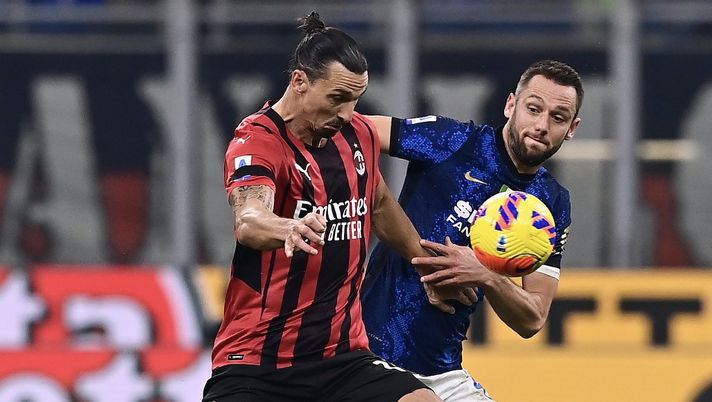Ibrahimovic de Vrij Milan-Inter Serie A 2021-2022