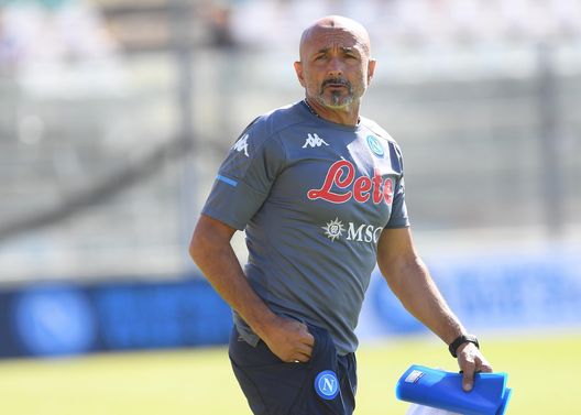 CASTEL DI SANGRO, ITALY - AUGUST 06: Luciano Spalletti of Napoli during an SSC Napoli training session on August 06, 2021 in Castel di Sangro, Italy. (Photo by SSC NAPOLI/SSC NAPOLI via Getty Images) CASTEL DI SANGRO, ITALY - AUGUST 06: Luciano Spalletti of Napoli during an SSC Napoli training session on August 06, 2021 in Castel di Sangro, Italy. (Photo by SSC NAPOLI/SSC NAPOLI via Getty Images)