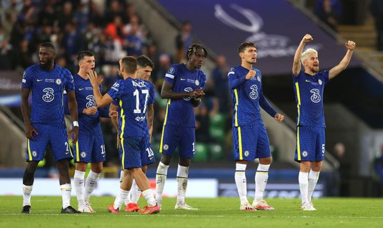 BELFAST, NORTHERN IRELAND - AUGUST 11: Jorginho of Chelsea and teammates celebrate after Kepa Arrizabalaga of Chelsea saved a penalty from Aissa Mandi of Villarreal in the shootout during the UEFA Super Cup 2021 match between Chelsea FC and Villarreal CF at the National Football Stadium at Windsor Park on August 11, 2021 in Belfast, Northern Ireland. (Photo by Catherine Ivill/Getty Images) Jorginho: “Il Palmeiras? Da ragazzino mi ha scartato ma tutto sommato meglio così”- immagine 2