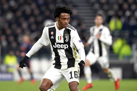 TURIN, ITALY - NOVEMBER 27: Juan Cuadrado of Juventus in action during the Group H match of the UEFA Champions League between Juventus and Valencia at Allianz Stadium on November 27, 2018 in Turin, Italy. (Photo by Filippo Alfero - Juventus FC/Juventus FC via Getty Images) TURIN, ITALY - NOVEMBER 27: Juan Cuadrado of Juventus in action during the Group H match of the UEFA Champions League between Juventus and Valencia at Allianz Stadium on November 27, 2018 in Turin, Italy. (Photo by Filippo Alfero - Juventus FC/Juventus FC via Getty Images)