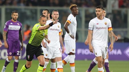 FLORENCE, ITALY - MAY 09: Marco Guida referee gestures during the Serie A match between ACF Fiorentina and AS Roma at Stadio Artemio Franchi on May 9, 2022 in Florence, Italy. (Photo by Gabriele Maltinti/Getty Images)