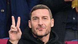 Totti in tribuna per Roma-Atalanta. Qualche fila più in là ancora Noemi