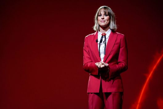 Ufficio Stampa Mediaset Il monologo della Pellegrini a Le Iene: “Giudicata dagli uomini, mi aspettavano al varco”- immagine 2