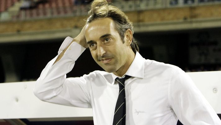CAGLIARI, ITALY - AUGUST 30:  Marco Giampaolo during the serie a match between cagliari and ac siena at Stadio Sant'Elia on August 30, 2009 in Cagliari, Italy.  (Photo by Enrico Locci/Getty Images) 