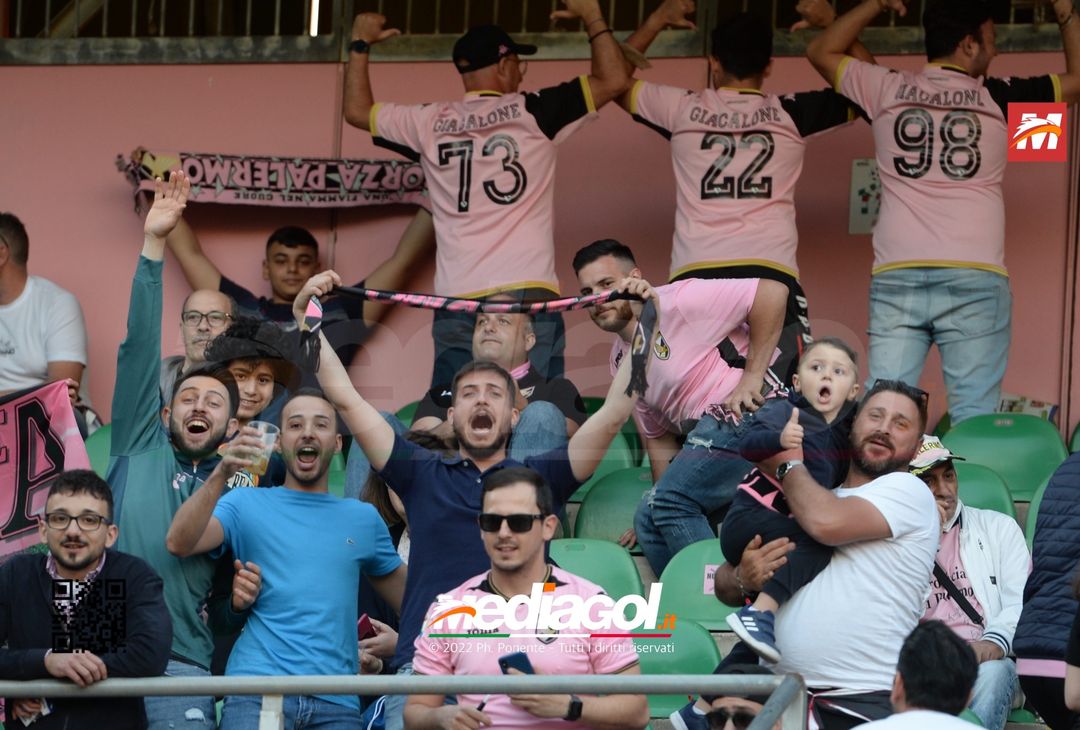 Fototifo, i tifosi allo stadio per Palermo-Virtus Entella 2-2 (gallery) - immagine 62