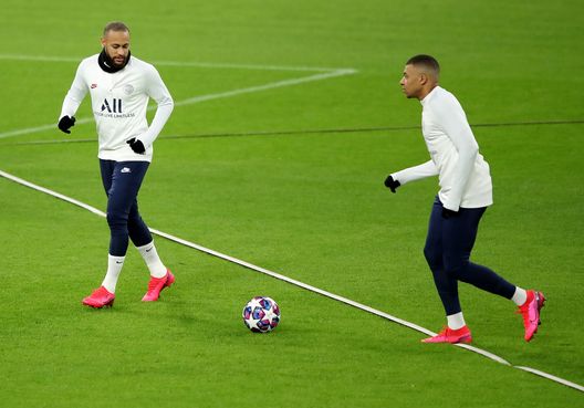 Neymar e Kylian Mbappe (Photo by Christof Koepsel/Bongarts/Getty Images) Neymar e Kylian Mbappe (Photo by Christof Koepsel/Bongarts/Getty Images)