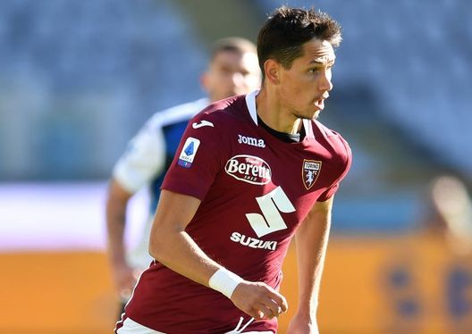 TURIN, ITALY - SEPTEMBER 26: Sasa Lukic of Torino FC in action during the Serie A match between Torino FC and Atalanta BC at Stadio Olimpico di Torino on September 26, 2020 in Turin, Italy. (Photo by Valerio Pennicino/Getty Images) 