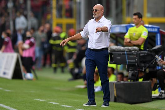 SALERNO, ITALY - OCTOBER 23: Stefano Colantuono US Salernitana coach during the Serie A match between US Salernitana and Empoli FC at Stadio Arechi on October 23, 2021 in Salerno, Italy. (Photo by Francesco Pecoraro/Getty Images) SALERNO, ITALY - OCTOBER 23: Stefano Colantuono US Salernitana coach during the Serie A match between US Salernitana and Empoli FC at Stadio Arechi on October 23, 2021 in Salerno, Italy. (Photo by Francesco Pecoraro/Getty Images)