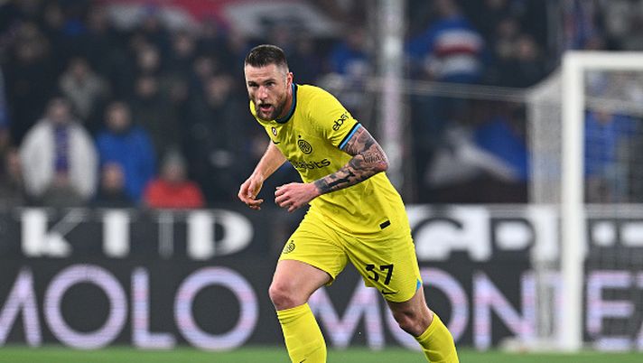 GENOA, ITALY - FEBRUARY 13: Milan Skriniar of FC Internazionale in action during the Serie A match between UC Sampdoria and FC Internazionale at Stadio Luigi Ferraris on February 13, 2023 in Genoa, Italy. (Photo by Mattia Ozbot - Inter/Inter via Getty Images) Calciomercato di gennaio inesistente, la strategia di Milan e Inter - immagine 1