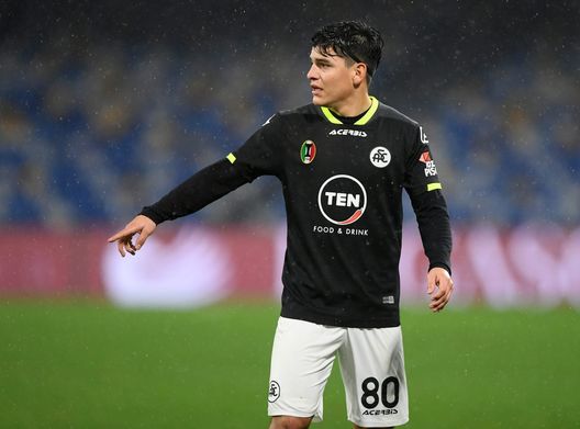  NAPLES, ITALY - JANUARY 06: Kevin Agudelo of Spezia Calcio during the Serie A match between SSC Napoli and Spezia Calcio at Stadio Diego Armando Maradona on January 06, 2021 in Naples, Italy. Sporting stadiums around Italy remain under strict restrictions due to the Coronavirus Pandemic as Government social distancing laws prohibit fans inside venues resulting in games being played behind closed doors. (Photo by Francesco Pecoraro/Getty Images ) 