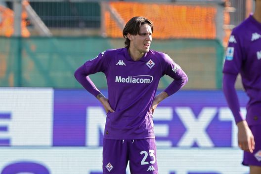 FLORENCE, ITALY - FEBRUARY 16: Andrea Colpani of ACF Fiorentina reacts during the Serie A match between Fiorentina and Como at Stadio Artemio Franchi on February 16, 2025 in Florence, Italy. (Photo by Gabriele Maltinti/Getty Images) Andrea Colpani