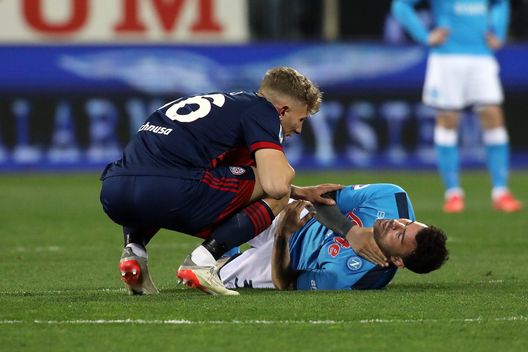 Cagliari-Napoli, la moviola: non c’è rigore per i sardi. Altare spinge Mario Rui- immagine 2