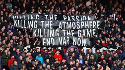 Premier League,si allarga in tutti gli stadi il fronte no-Var
