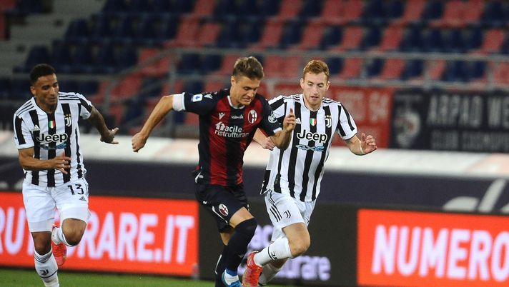 BOLOGNA, ITALY - MAY 23: Jerdy Schouten of Bologna FC in action during the Serie A match between Bologna FC and Juventus at Stadio Renato Dall'Ara on May 23, 2021 in Bologna, Italy. (Photo by Mario Carlini / Iguana Press/Getty Images) BOLOGNA, ITALY - MAY 23: Jerdy Schouten of Bologna FC in action during the Serie A match between Bologna FC and Juventus at Stadio Renato Dall'Ara on May 23, 2021 in Bologna, Italy. (Photo by Mario Carlini / Iguana Press/Getty Images)
