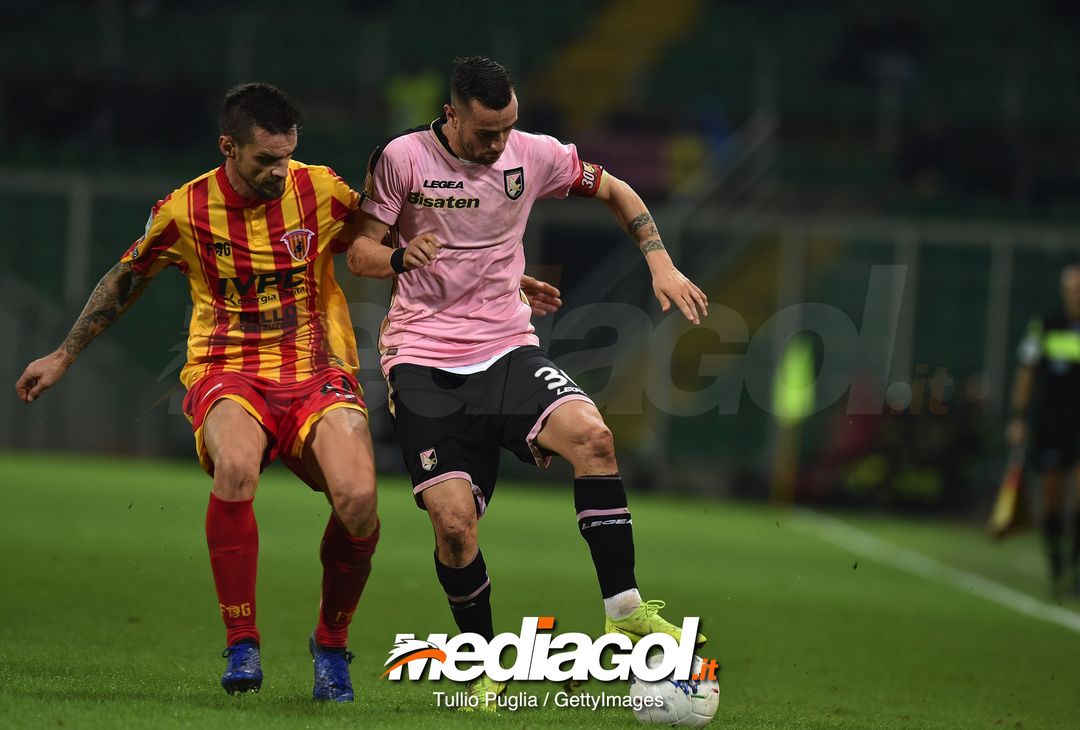  during the Serie B match between US Citta di Palermo and Benevento Calcio at Stadio Renzo Barbera on November 30, 2018 in Palermo, Italy. 