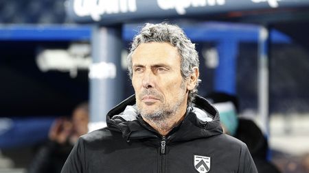 EMPOLI, ITALY - DECEMBER 06: Luca Gotti manager of Udimnese Calcio looks on during the Serie A match between Empoli FC and Udinese Calcio at Stadio Carlo Castellani on December 6, 2021 in Empoli, Italy. (Photo by Gabriele Maltinti/Getty Images)