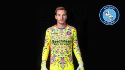 La pazza maglia da portiere del Wycombe: ricorda quella che indossò Campos ai Mondiali