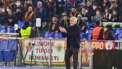 Derby, il calcio d’inizio di Mou: “Qualcuno come noi ai quarti, altri a casa con la sigaretta”