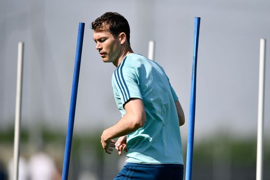 Lichtsteiner (getty images) Lichtsteiner (getty images)