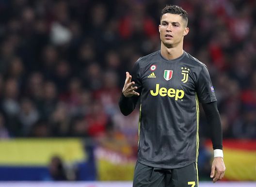 MADRID, SPAIN - FEBRUARY 20: Cristiano Ronaldo of Juventus gestures towards Atletico Madrid fans during the UEFA Champions League Round of 16 First Leg match between Club Atletico de Madrid and Juventus at Estadio Wanda Metropolitano on February 20, 2019 in Madrid, Spain. (Photo by Angel Martinez/Getty Images) MADRID, SPAIN - FEBRUARY 20: Cristiano Ronaldo of Juventus gestures towards Atletico Madrid fans during the UEFA Champions League Round of 16 First Leg match between Club Atletico de Madrid and Juventus at Estadio Wanda Metropolitano on February 20, 2019 in Madrid, Spain. (Photo by Angel Martinez/Getty Images)