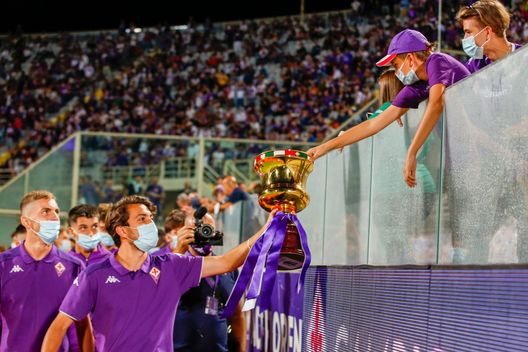 GERMOGLI PH: 28 AGOSTO 2021 FIRENZE STADIO ARTEMIO FRANCHI SERIE A FIORENTINA VS TORINO NELLA FOTO LA FIORENTINA PRIMAVERA SFILA CON LA COPPA VN – Corradini, dalla B spingono per il capitano della Primavera: lo scenario- immagine 2