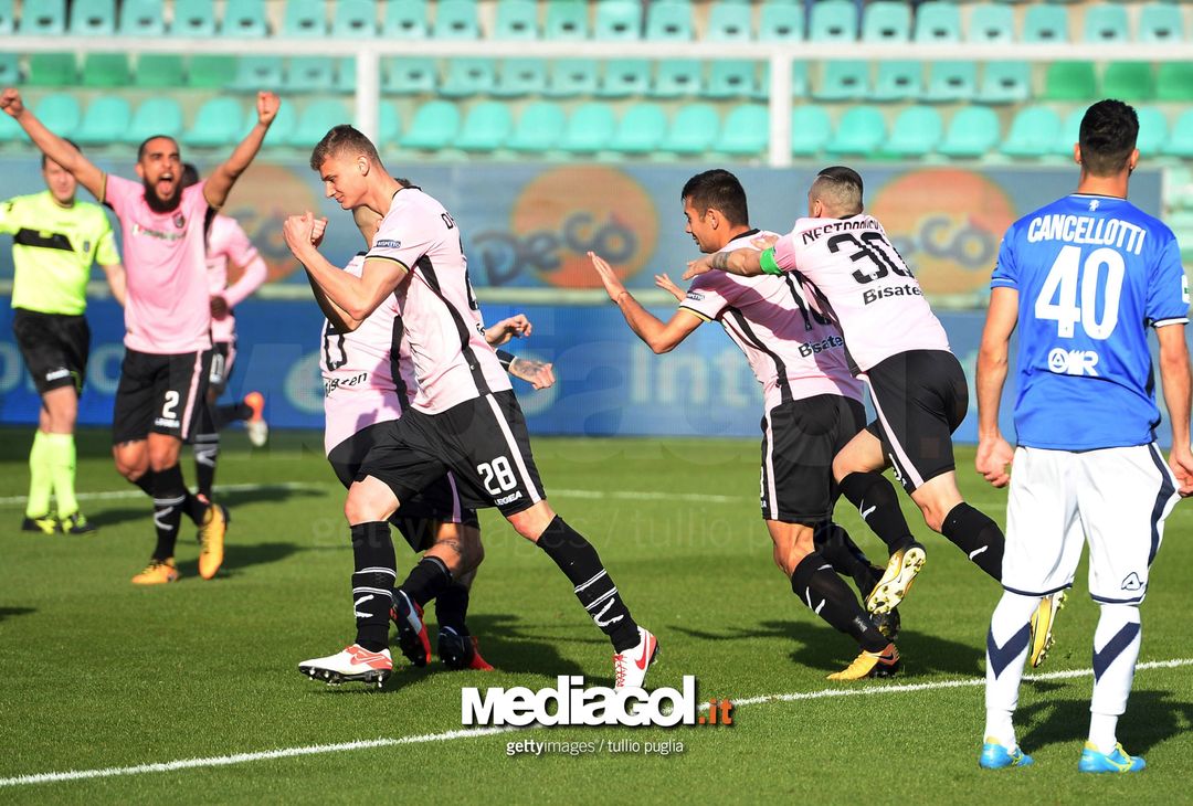  PALERMO, ITALY - JANUARY 27:  Ivaylo Chochev of Palermo celebrates after scoring the opening goal during the Serie B match between US Citta di Palermo and Brescia Calcio on January 27, 2018 in Palermo, Italy.  (Photo by Tullio M. Puglia/Getty Images) 
