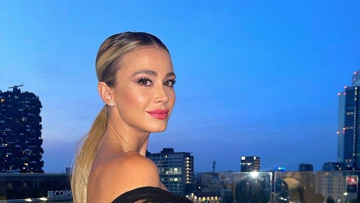 Instagram @dilettaleotta  Diletta Leotta è di nuovo a Milano: lo scatto dal balcone di casa è mozzafiato - immagine 1