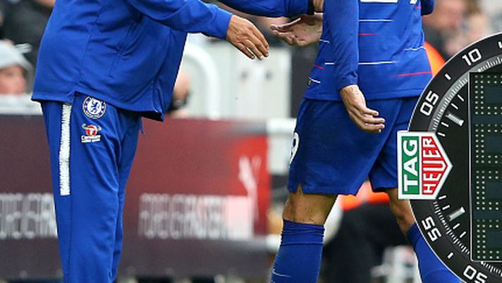 NEWCASTLE UPON TYNE, ENGLAND - AUGUST 26: Maurizio Sarri, Manager of Chelsea greets Alvaro Morata of Chelsea as Alvaro Morata is substituted off during the Premier League match between Newcastle United and Chelsea FC at St. James Park on August 26, 2018 in Newcastle upon Tyne, United Kingdom. (Photo by Alex Livesey/Getty Images) NEWCASTLE UPON TYNE, ENGLAND - AUGUST 26: Maurizio Sarri, Manager of Chelsea greets Alvaro Morata of Chelsea as Alvaro Morata is substituted off during the Premier League match between Newcastle United and Chelsea FC at St. James Park on August 26, 2018 in Newcastle upon Tyne, United Kingdom. (Photo by Alex Livesey/Getty Images)