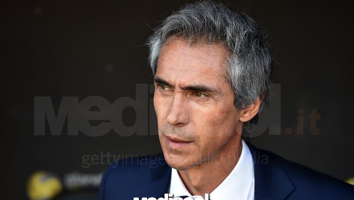 PALERMO, ITALY - APRIL 30: Head coach Paulo Sousa of Fiorentina looks on during the Serie A match between US Citta di Palermo and ACF Fiorentina at Stadio Renzo Barbera on April 30, 2017 in Palermo, Italy.  (Photo by Tullio M. Puglia/Getty Images)  PALERMO, ITALY - APRIL 30: Head coach Paulo Sousa of Fiorentina looks on during the Serie A match between US Citta di Palermo and ACF Fiorentina at Stadio Renzo Barbera on April 30, 2017 in Palermo, Italy.  (Photo by Tullio M. Puglia/Getty Images)