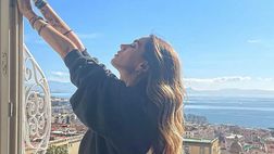 Melissa Satta sotto il sole di Napoli: “Il segreto della felicità è la libertà”