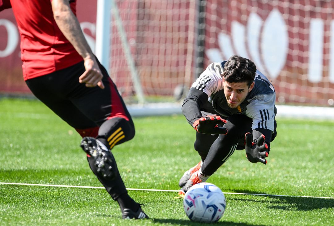 Trigoria, l’allenamento senza i nazionali: Abraham ancora in gruppo – FOTOGALLERY - immagine 12
