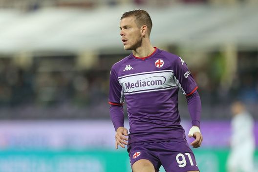 FLORENCE, ITALY - DECEMBER 14: Aleksandr Kokorin of ACF Fiorentina in action during the Coppa Itaia match between Fiorentina and Benevento at Artemio Franchi on December 14, 2021 in Florence, Italy. (Photo by Gabriele Maltinti/Getty Images) Kokorin ai saluti con la Fiorentina: si tratta l’addio - immagine 1