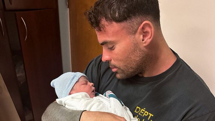 Fiocco azzurro in casa Cagliari: è nato Leo, primogenito di Andrea Petagna - immagine 1